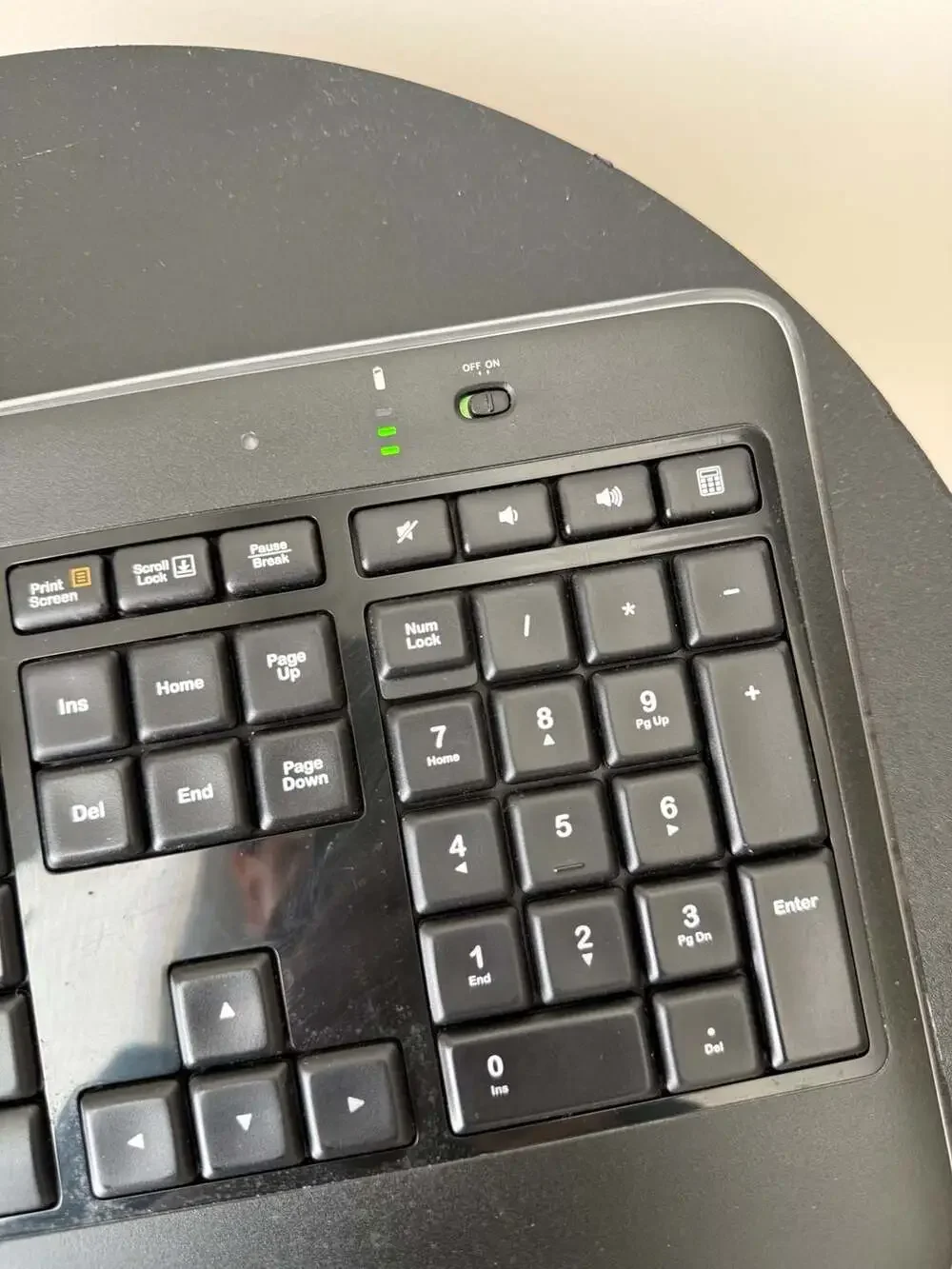 Logitech K800 Illuminated Wireless Keyboard w/dongle/cord- TESTED